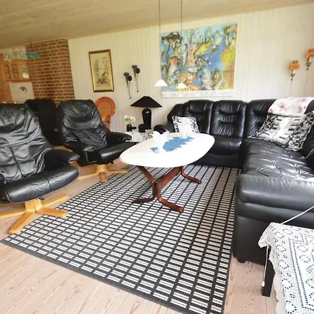 3 Bedroom Beautiful In Logstor Ferienhaus *