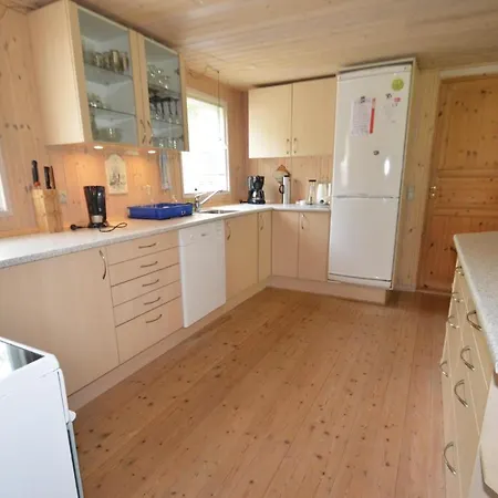 3 Bedroom Beautiful In Logstor *